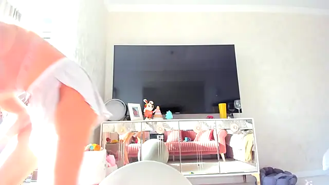 Iris cherry online show from 02/03/25, 10:47