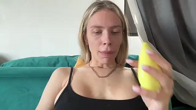 Iris cherry online show from 04/17/26, 07:00