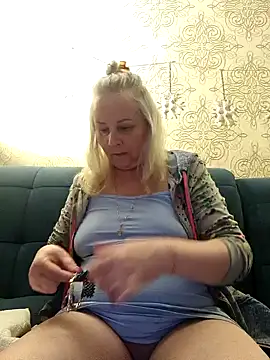 Snapshot of Janahotty chatting on 03/15/25, 11:28 Janahotty online show from 03/15/25, 11:28