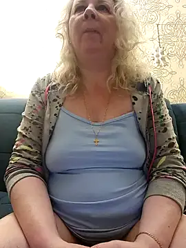 Snapshot of Janahotty chatting on 03/18/25, 11:09 Janahotty online show from 03/18/25, 11:09