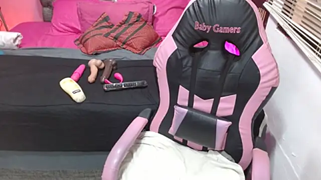 JEENEVIEVE online show from 06/20/26, 06:33