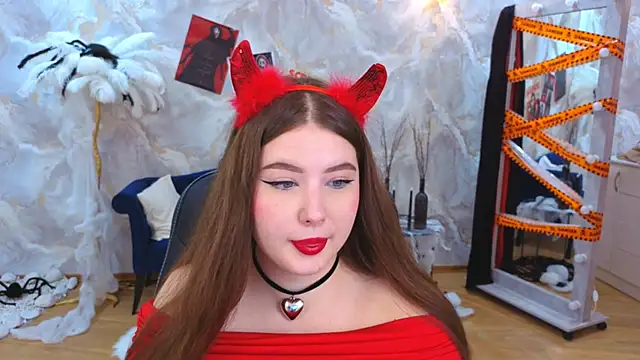 NicoleFoxery online show from 10/28/25, 03:32