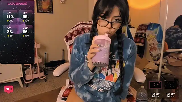 Snapshot of Evie-Luna chatting on 12/05/24, 12:52 Evie-Luna online show from 12/05/24, 12:52