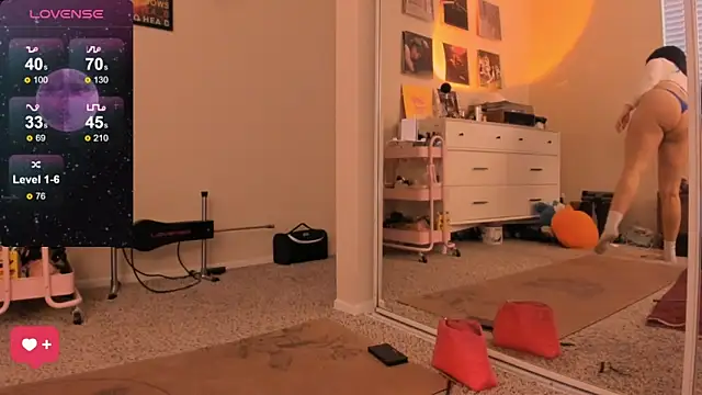 Snapshot of Evie-Luna chatting on 01/22/25, 12:48 Evie-Luna online show from 01/22/25, 12:48