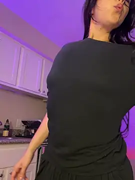 Snapshot of Evie-Luna chatting on 01/26/25, 11:18 Evie-Luna online show from 01/26/25, 11:18