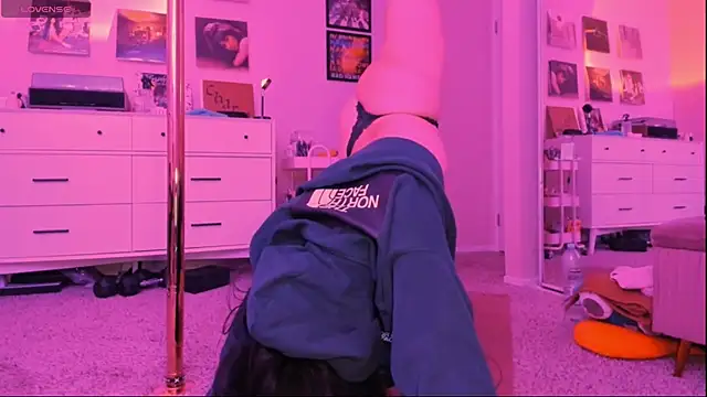 Snapshot of Evie-Luna chatting on 02/10/25, 05:25 Evie-Luna online show from 02/10/25, 05:25