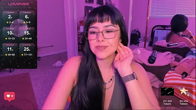 Snapshot of Evie-Luna chatting on 03/01/25, 01:32 Evie-Luna online show from 03/01/25, 01:32