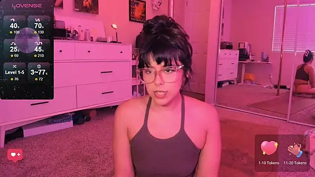 Snapshot of Evie-Luna chatting on 09/10/25, 02:00 Evie-Luna online show from 09/10/25, 02:00