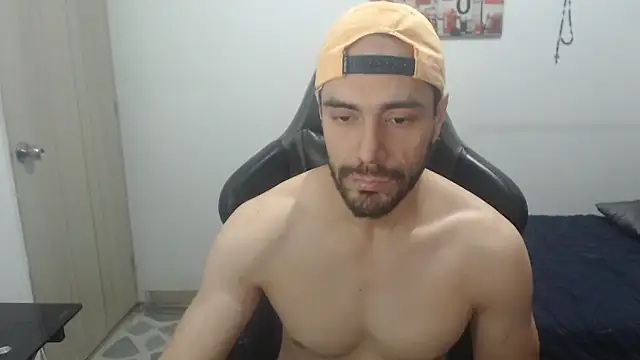 Snapshot of samuelgarcia_ chatting on 04/19/26, 08:35 samuelgarcia online show from 04/19/26, 08:35