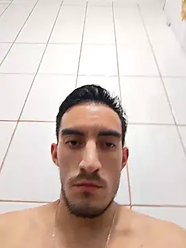 Snapshot of TommyMomentum chatting on 12/02/25, 08:15 TommyMomentum online show from 12/02/25, 08:15