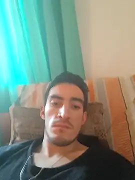 Snapshot of TommyMomentum chatting on 12/15/25, 11:31 TommyMomentum online show from 12/15/25, 11:31