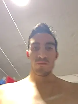 Snapshot of TommyMomentum chatting on 12/23/25, 05:05 TommyMomentum online show from 12/23/25, 05:05