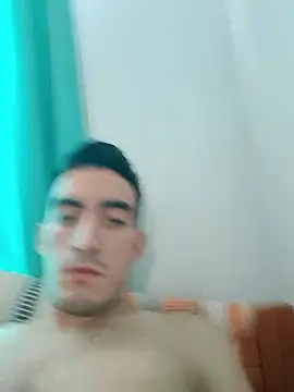 Snapshot of TommyMomentum chatting on 01/10/26, 02:08 TommyMomentum online show from 01/10/26, 02:08