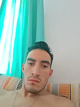 Snapshot of TommyMomentum chatting on 01/14/26, 07:41 TommyMomentum online show from 01/14/26, 07:41