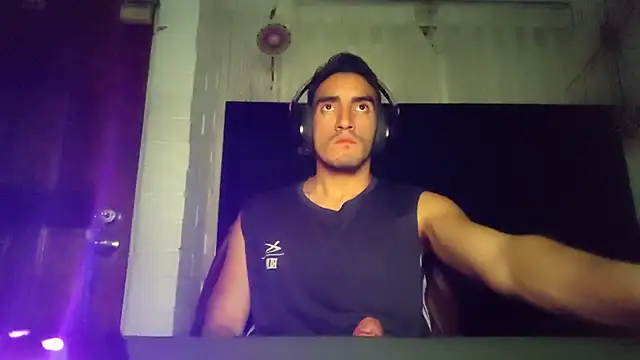 Snapshot of TommyMomentum chatting on 01/15/26, 07:46 TommyMomentum online show from 01/15/26, 07:46