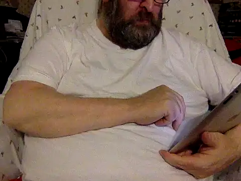 Snapshot of Drwhocares chatting on 12/04/24, 10:41 Drwhocares online show from 12/04/24, 10:41