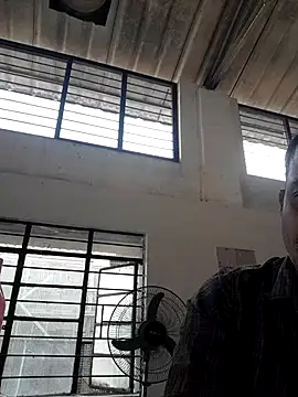 tz143143 online show from 02/27/25, 02:21