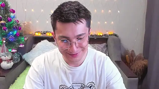 Snapshot of Yumi_steve chatting on 12/29/24, 08:15 Yumi steve online show from 12/29/24, 08:15