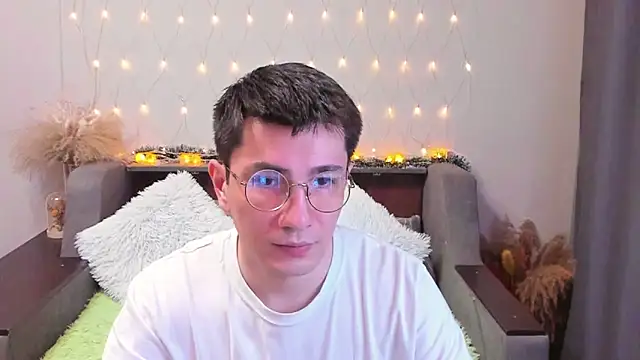 Snapshot of Yumi_steve chatting on 01/11/25, 10:07 Yumi steve online show from 01/11/25, 10:07