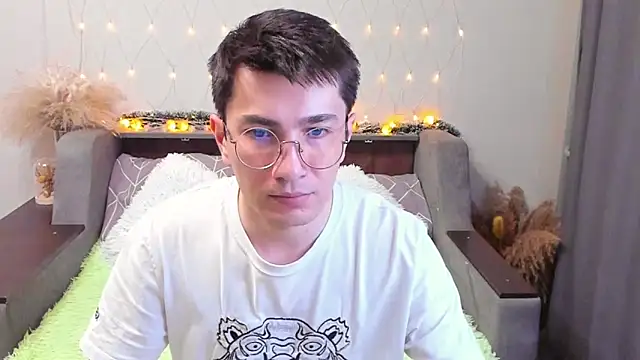 Snapshot of Yumi_steve chatting on 01/18/25, 12:46 Yumi steve online show from 01/18/25, 12:46