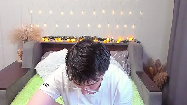 Snapshot of Yumi_steve chatting on 01/26/25, 12:37 Yumi steve online show from 01/26/25, 12:37