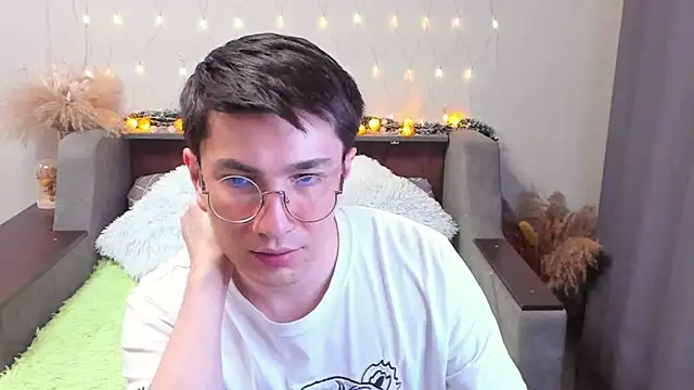 Snapshot of Yumi_steve chatting on 01/31/25, 11:56 Yumi steve online show from 01/31/25, 11:56