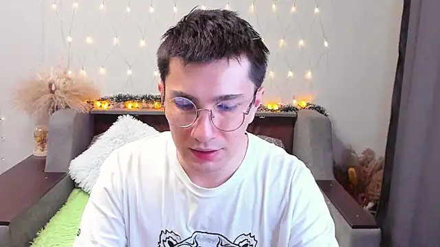 Snapshot of Yumi_steve chatting on 03/01/25, 11:58 Yumi steve online show from 03/01/25, 11:58