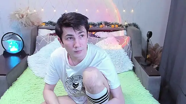 Snapshot of Yumi_steve chatting on 11/12/25, 11:10 Yumi steve online show from 11/12/25, 11:10