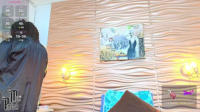 mia pineda online show from 09/30/25, 04:01