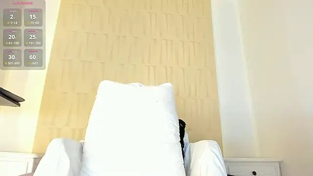 mia pineda online show from 04/08/26, 09:04