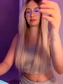 mollyxxx online show from 10/24/25, 12:19