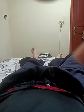 Snapshot of kalebGostoso chatting on 10/22/25, 02:12 kalebGostoso online show from 10/22/25, 02:12