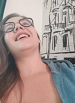 KellyKleine online show from 10/10/25, 11:53