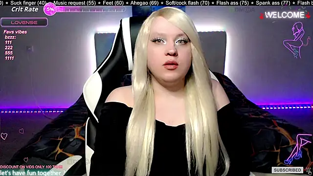 camsmiley online show from 12/05/25, 08:49