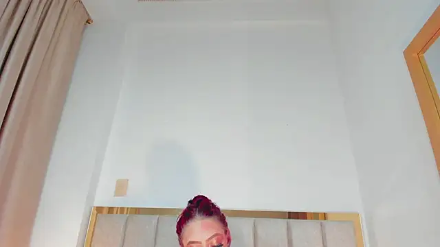 Snapshot of JupiteFox chatting on 09/13/25, 01:05 JupiteFox online show from 09/13/25, 01:05