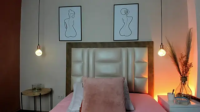 Snapshot of JupiteFox chatting on 12/05/25, 12:30 JupiteFox online show from 12/05/25, 12:30