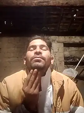 Snapshot of SunnyleoneBG chatting on 12/15/24, 01:35 SunnyleoneBG online show from 12/15/24, 01:35