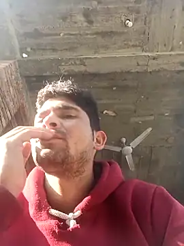 Snapshot of SunnyleoneBG chatting on 11/02/25, 03:53 SunnyleoneBG online show from 11/02/25, 03:53