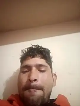 Snapshot of SunnyleoneBG chatting on 11/04/25, 12:43 SunnyleoneBG online show from 11/04/25, 12:43