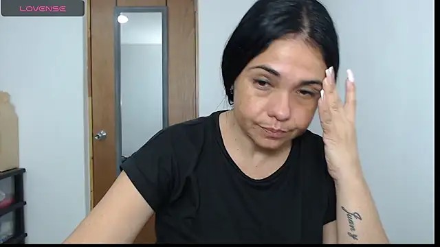 selena ferri online show from 12/04/25, 01:15