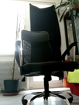 Snapshot of milosek81 chatting on 09/17/25, 12:07 milosek81 online show from 09/17/25, 12:07