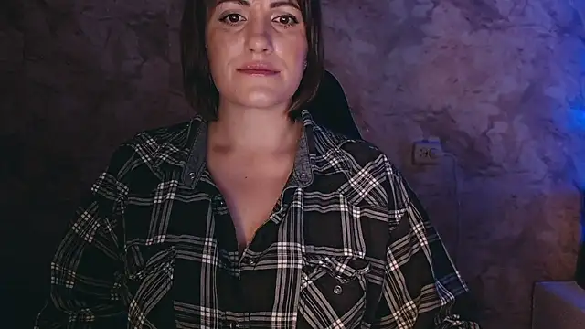 Snapshot of _letty_ chatting on 12/28/24, 12:04 letty online show from 12/28/24, 12:04