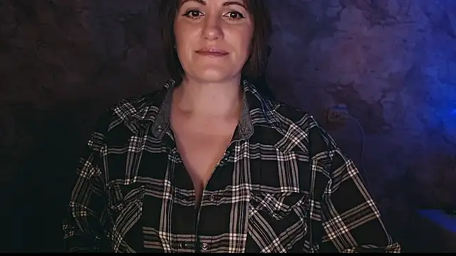 Snapshot of _letty_ chatting on 03/08/25, 03:39 letty online show from 03/08/25, 03:39