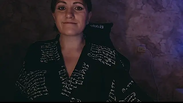 Snapshot of _letty_ chatting on 03/12/25, 01:36 letty online show from 03/12/25, 01:36