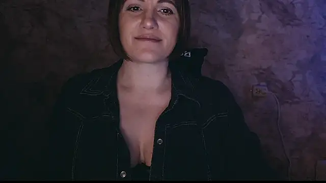 Snapshot of _letty_ chatting on 03/15/25, 12:15 letty online show from 03/15/25, 12:15