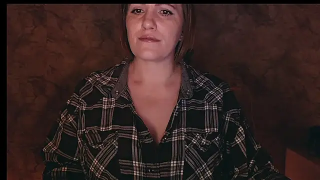 Snapshot of _letty_ chatting on 12/14/25, 10:14 letty online show from 12/14/25, 10:14