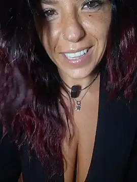 Snapshot of allyson22andy chatting on 12/19/25, 10:39 allyson22andy online show from 12/19/25, 10:39