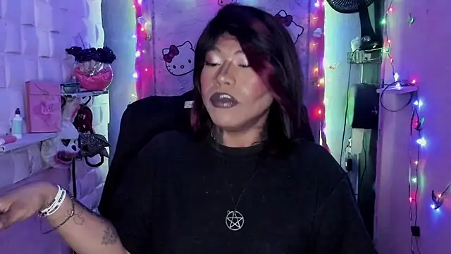 Snapshot of tsviolett chatting on 12/03/24, 09:45 tsviolett online show from 12/03/24, 09:45