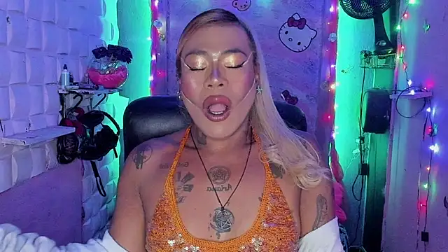 Snapshot of tsviolett chatting on 01/08/25, 04:54 tsviolett online show from 01/08/25, 04:54