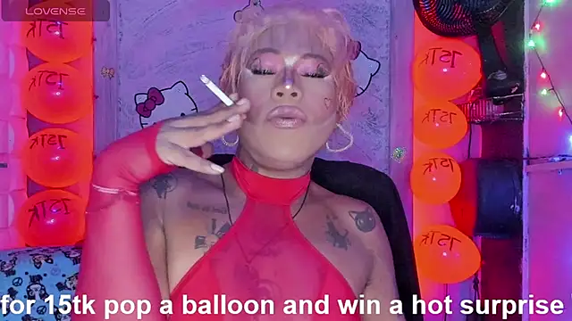 Snapshot of tsviolett chatting on 02/14/25, 05:25 tsviolett online show from 02/14/25, 05:25